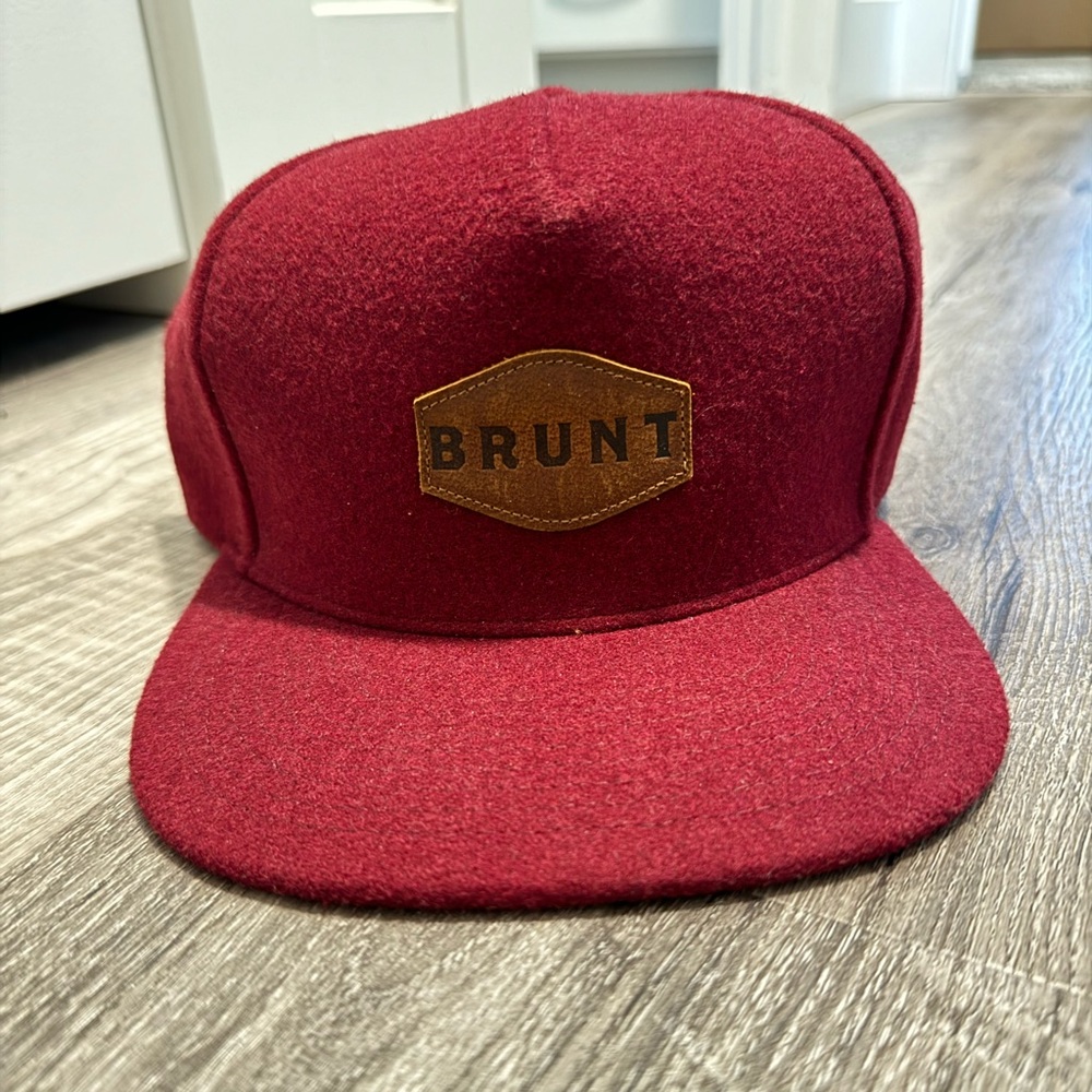 Brunt hat
